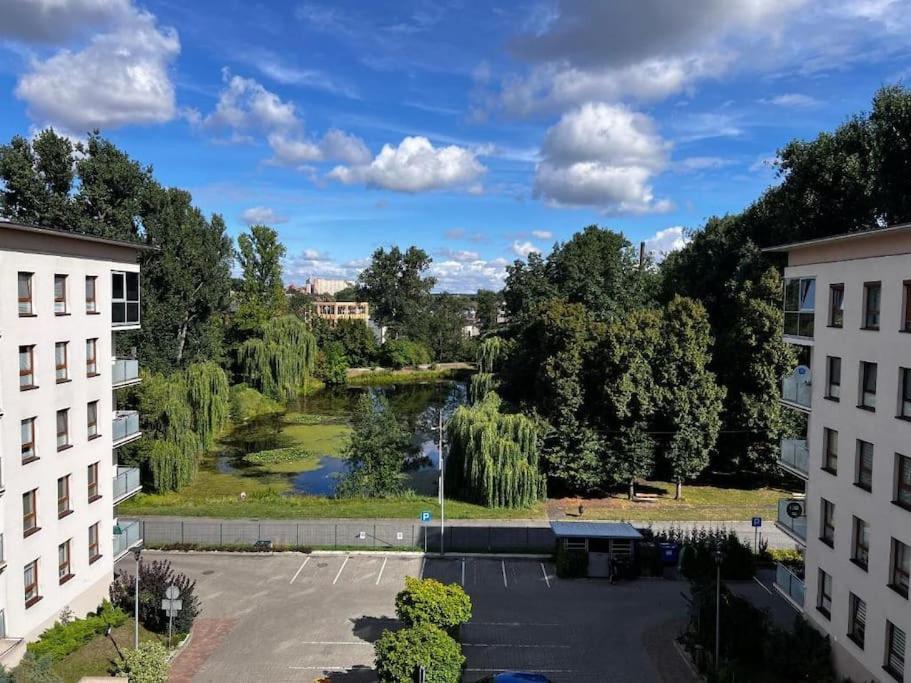 Europa22 "Apartament Delux" Z Wanna - Centrum Miasta Z Widokiem Na Staw Tomaszów Mazowiecki Esterno foto